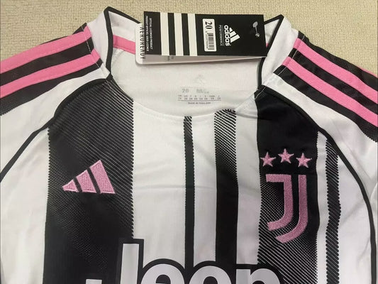 JUVENTUS KIT BIMBO CASA 25 / 26 VISIT DETROIT