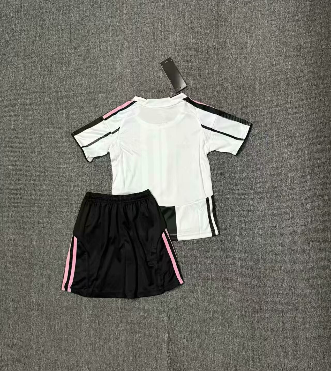 JUVENTUS KIT BIMBO CASA 25 / 26