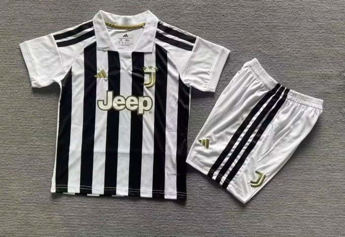 JUVENTUS PRIMA MAGLIA KIT COMPLETO 26 27