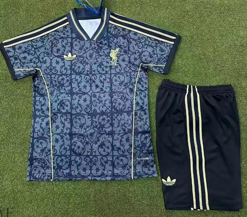 KIT BIMBO LIVERPOOL LIFESTYLE 25 26