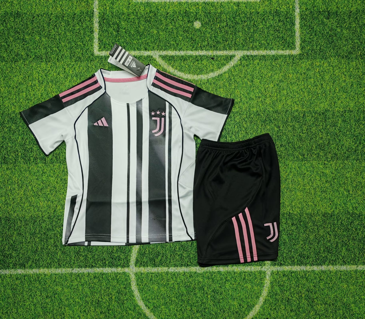JUVENTUS KIT BIMBO CASA 25 / 26