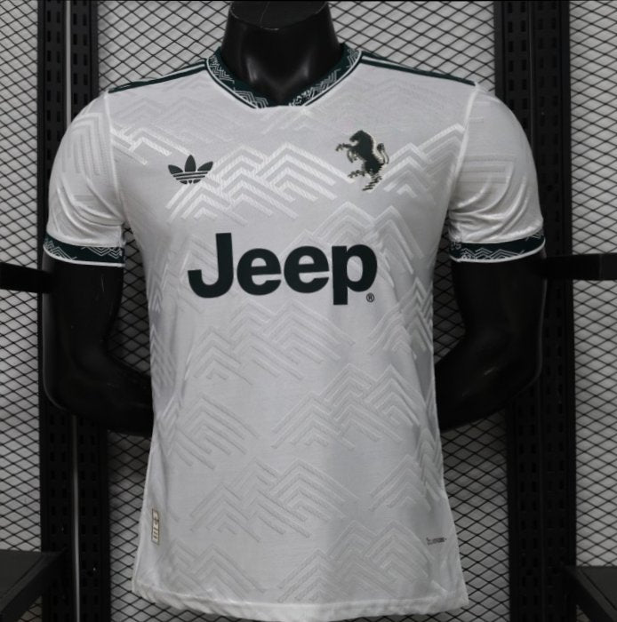 JUVENTUS 26 / 27 Maglia Edizione Speciale Bianca e Verde Scuro
