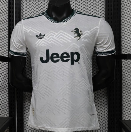 JUVENTUS 26 / 27 Maglia Edizione Speciale Bianca e Verde Scuro