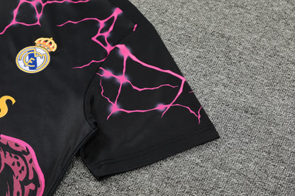 REAL MADRID KIT ALLENAMENTO Pantera maglia e pantaloncino