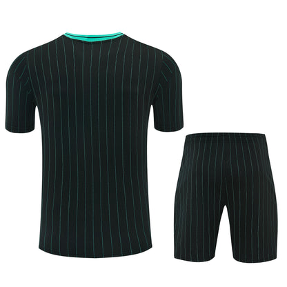 LIVERPOOL KIT ALLENAMENTO TERRACE ICONS NERO maglia e pantaloncino