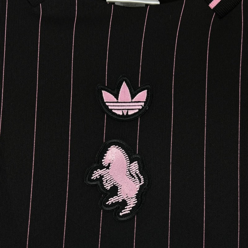 JUVENTUS KIT ALLENAMENTO Terrace Icons NERO E ROSA (maglia e pantaloncino)