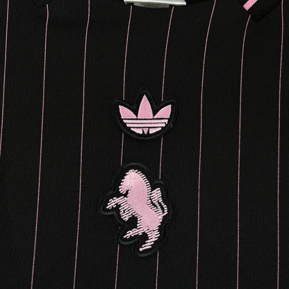 JUVENTUS KIT ALLENAMENTO Terrace Icons NERO E ROSA (maglia e pantaloncino)