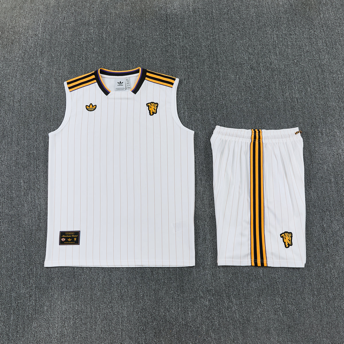 MANCHETER UNITED KIT ALLENAMENTO Retrò Bianco Giallo maglia e pantaloncino