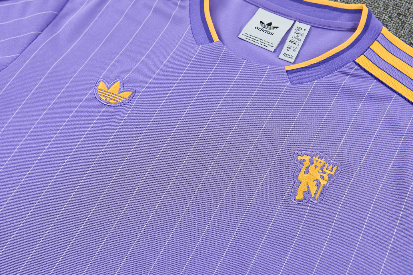 MANCHETER UNITED KIT ALLENAMENTO Viola maglia e pantaloncino