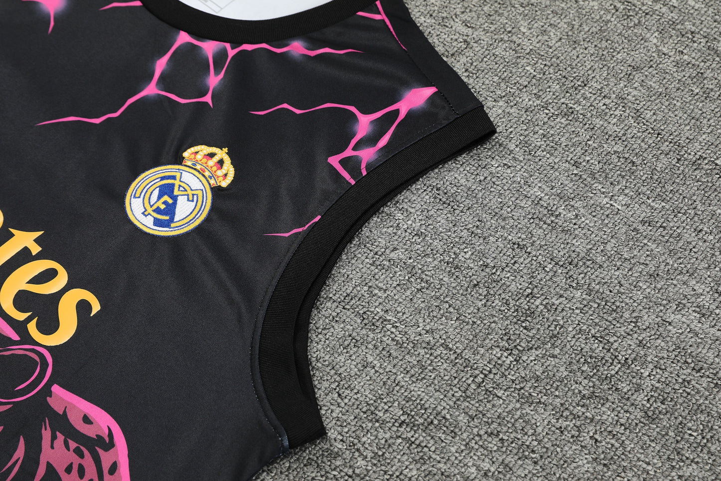 REAL MADRID KIT ALLENAMENTO Pantera maglia e pantaloncino