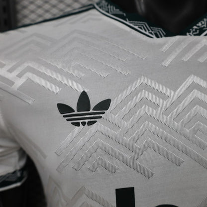 JUVENTUS 26 / 27 Maglia Edizione Speciale Bianca e Verde Scuro