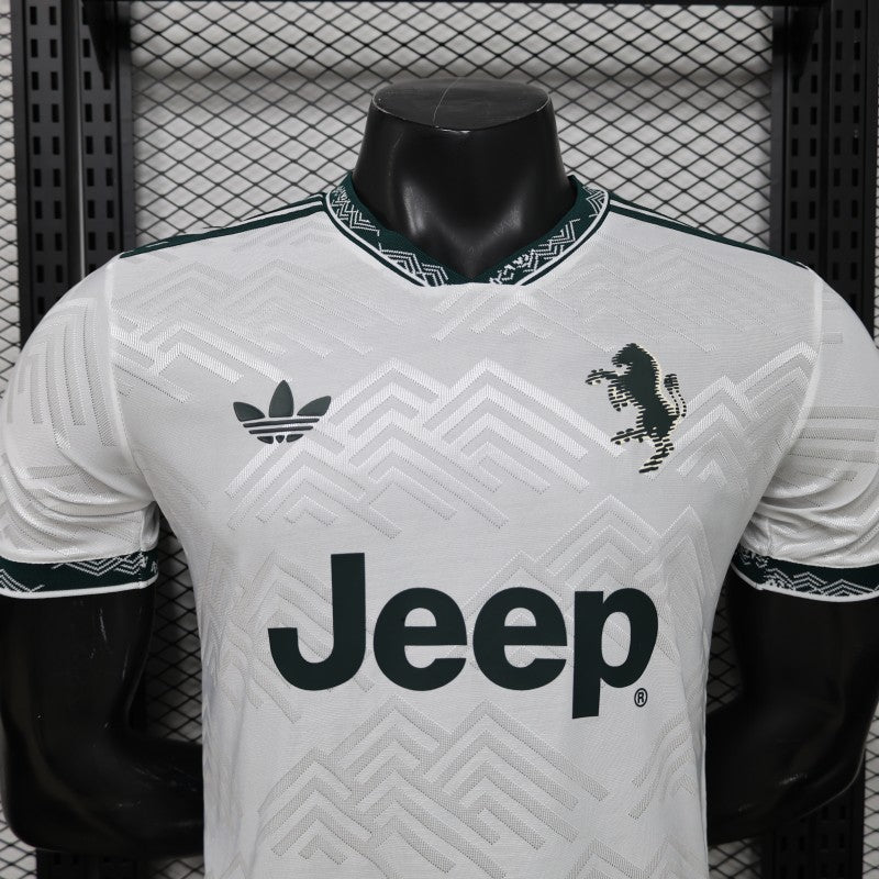 JUVENTUS 26 / 27 Maglia Edizione Speciale Bianca e Verde Scuro