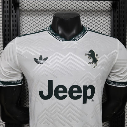 JUVENTUS 26 / 27 Maglia Edizione Speciale Bianca e Verde Scuro
