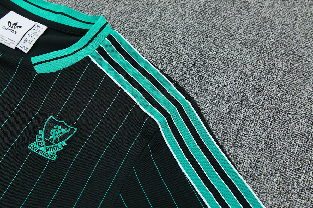 LIVERPOOL KIT ALLENAMENTO TERRACE ICONS NERO maglia e pantaloncino