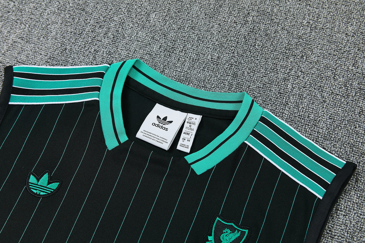 LIVERPOOL KIT ALLENAMENTO TERRACE ICONS NERO maglia e pantaloncino