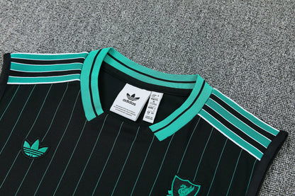 LIVERPOOL KIT ALLENAMENTO TERRACE ICONS NERO maglia e pantaloncino