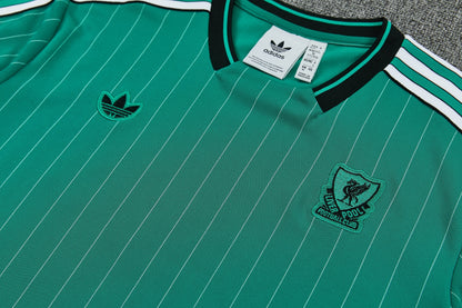 LIVERPOOL KIT ALLENAMENTO TERRACE ICONS VERDE maglia e pantaloncino