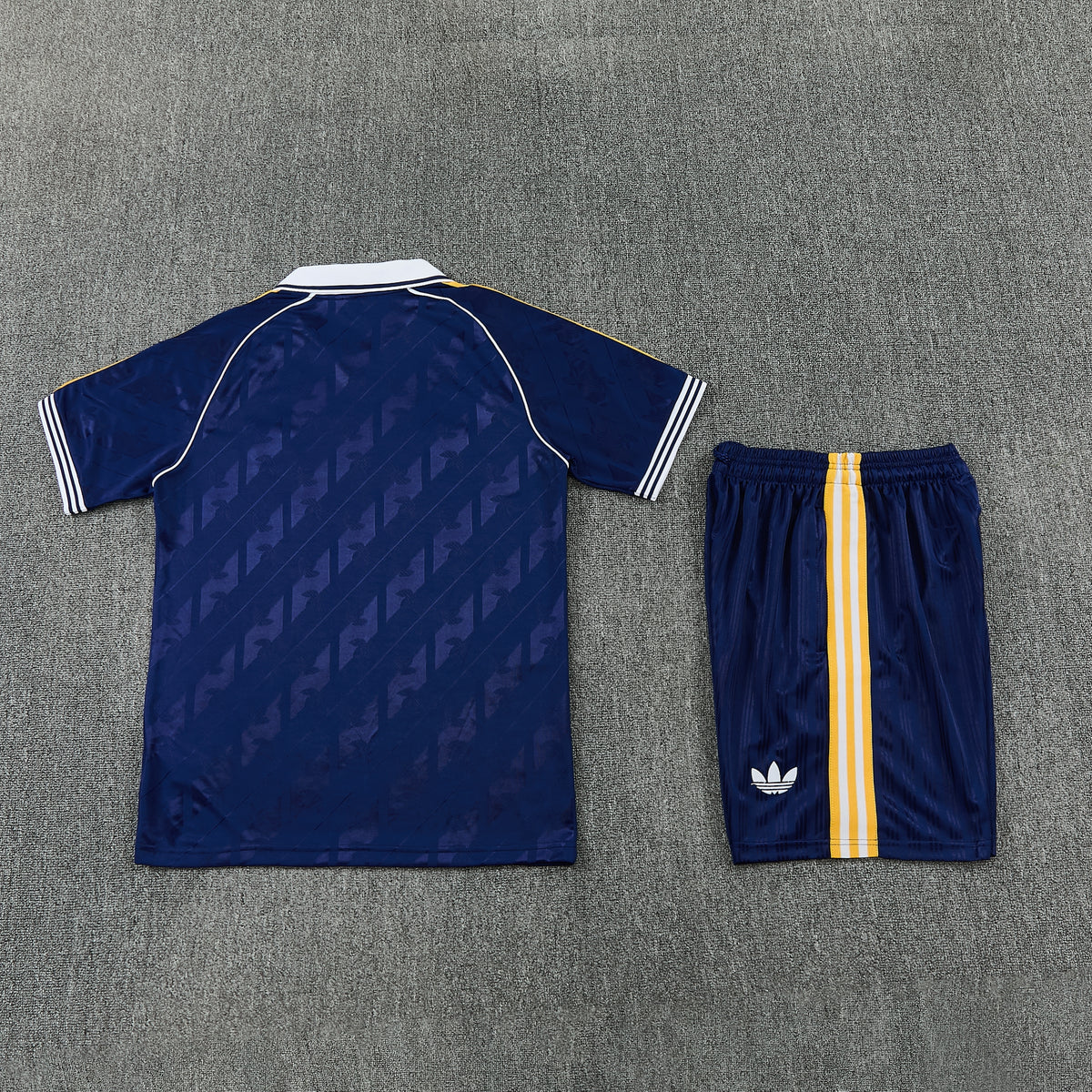 REAL MADRID KIT ALLENAMENTO BLU maglia e pantaloncino