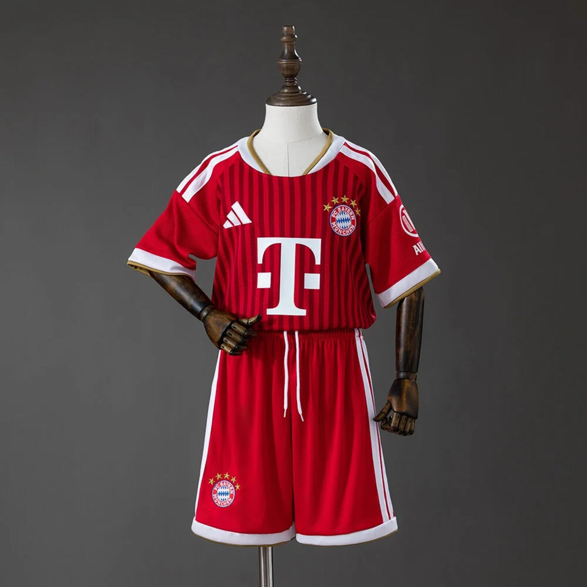 BAYERN MONACO KIT BIMBO DIVISA PRIMA MAGLIA HOME CASA 26 / 27