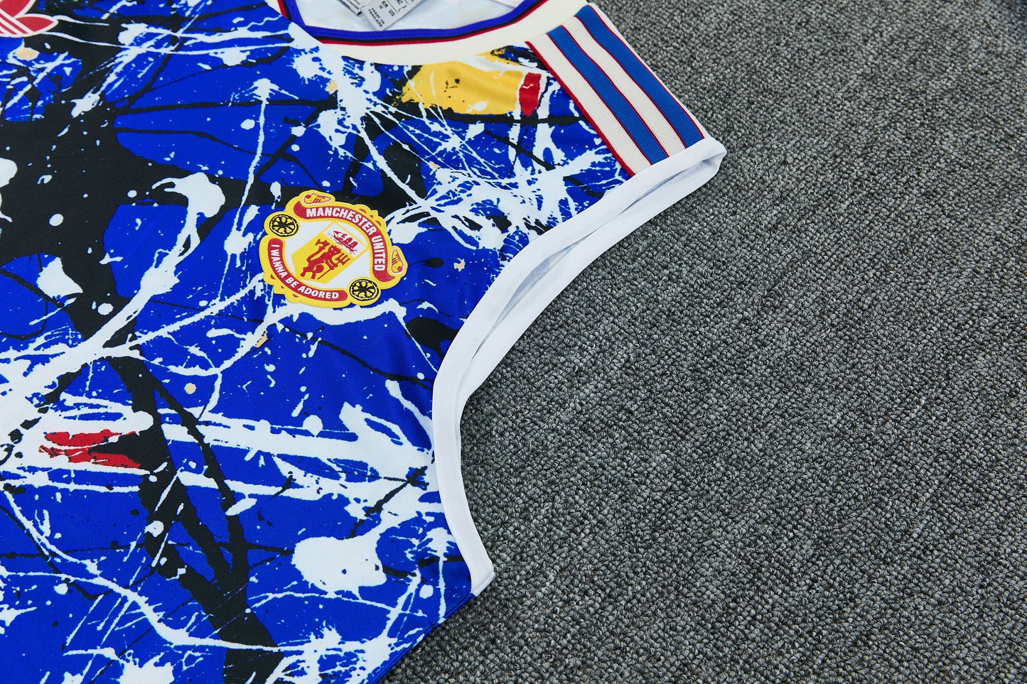 MANCHETER UNITED KIT ALLENAMENTO Retrò maglia e pantaloncino