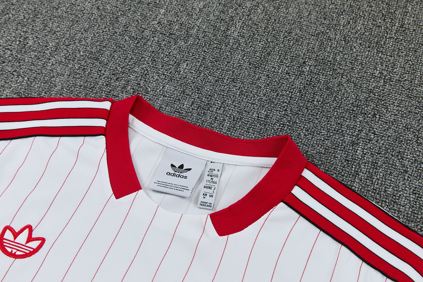 MANCHETER UNITED KIT ALLENAMENTO Retrò Bianco Rosso maglia e pantaloncino