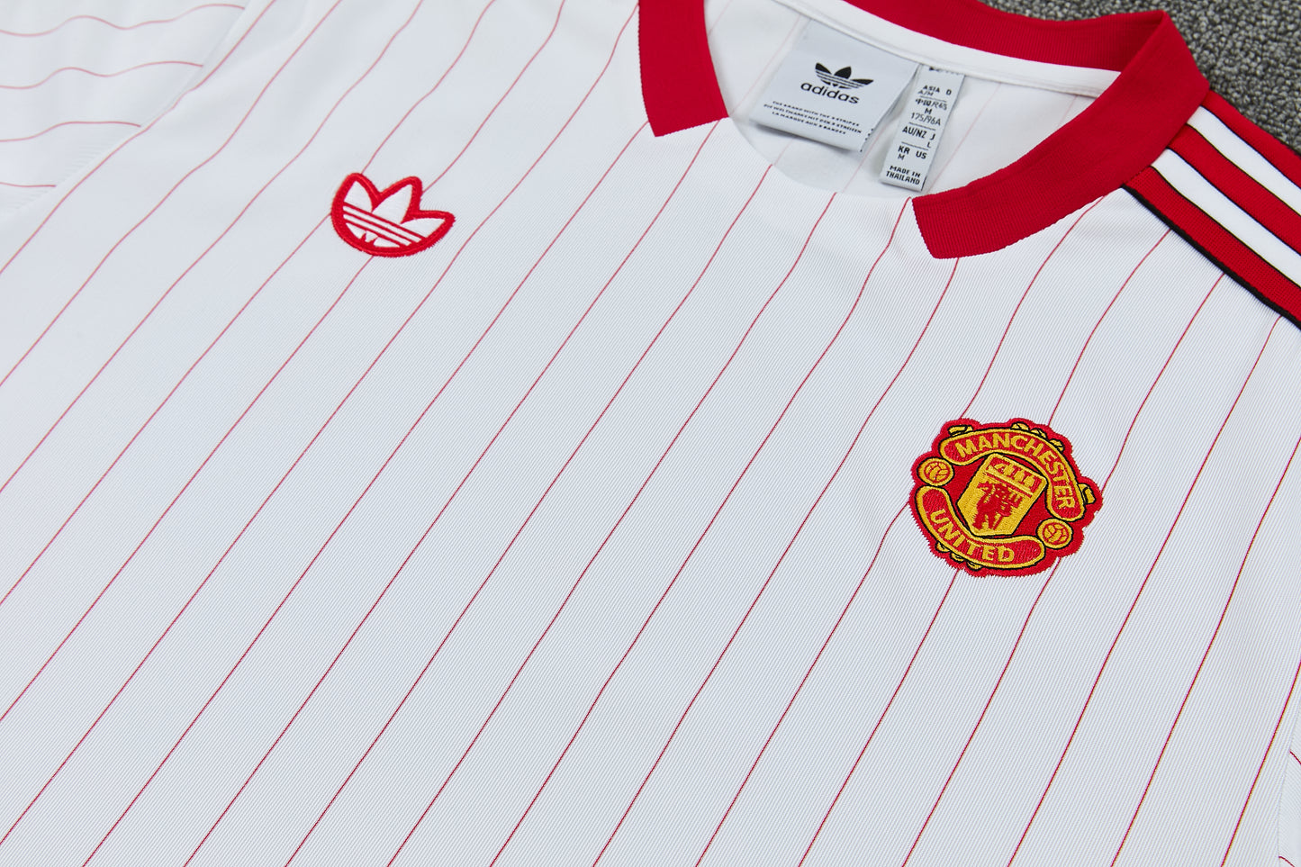 MANCHETER UNITED KIT ALLENAMENTO Retrò Bianco Rosso maglia e pantaloncino