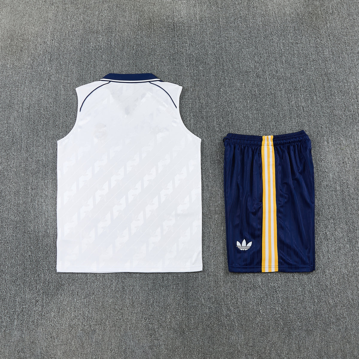 REAL MADRID KIT ALLENAMENTO BIANCO maglia e pantaloncino