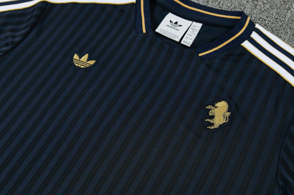 JUVENTUS KIT ALLENAMENTO Terrace Icons NERO ORO maglia e pantaloncino