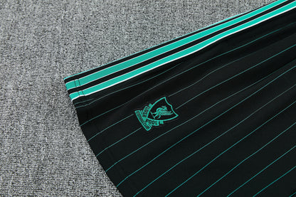 LIVERPOOL KIT ALLENAMENTO TERRACE ICONS NERO maglia e pantaloncino