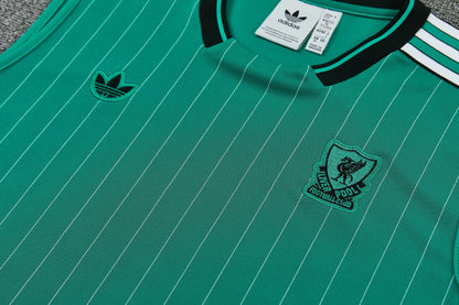 LIVERPOOL KIT ALLENAMENTO TERRACE ICONS VERDE maglia e pantaloncino