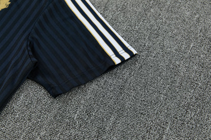 JUVENTUS KIT ALLENAMENTO Terrace Icons NERO ORO maglia e pantaloncino