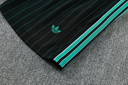 LIVERPOOL KIT ALLENAMENTO TERRACE ICONS NERO maglia e pantaloncino