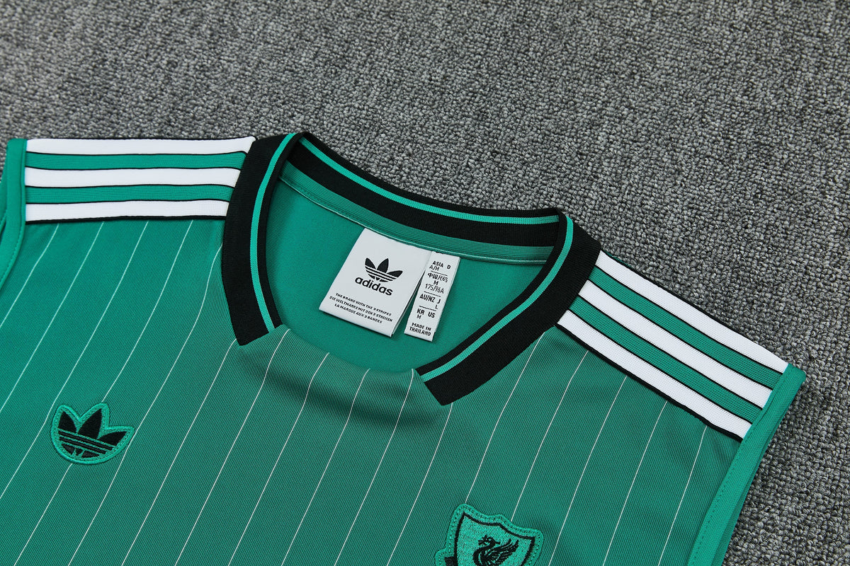LIVERPOOL KIT ALLENAMENTO TERRACE ICONS VERDE maglia e pantaloncino