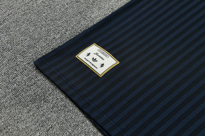 JUVENTUS KIT ALLENAMENTO Terrace Icons NERO ORO maglia e pantaloncino