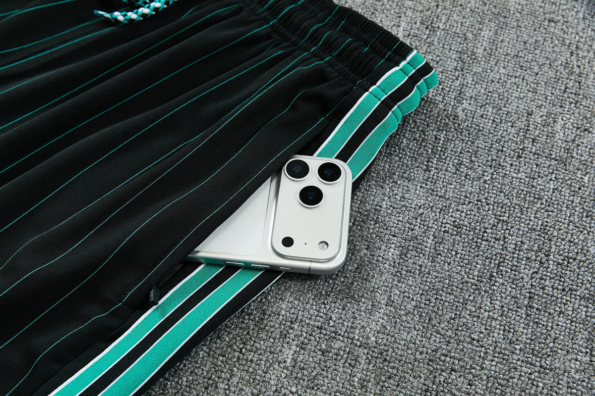 LIVERPOOL KIT ALLENAMENTO TERRACE ICONS NERO maglia e pantaloncino