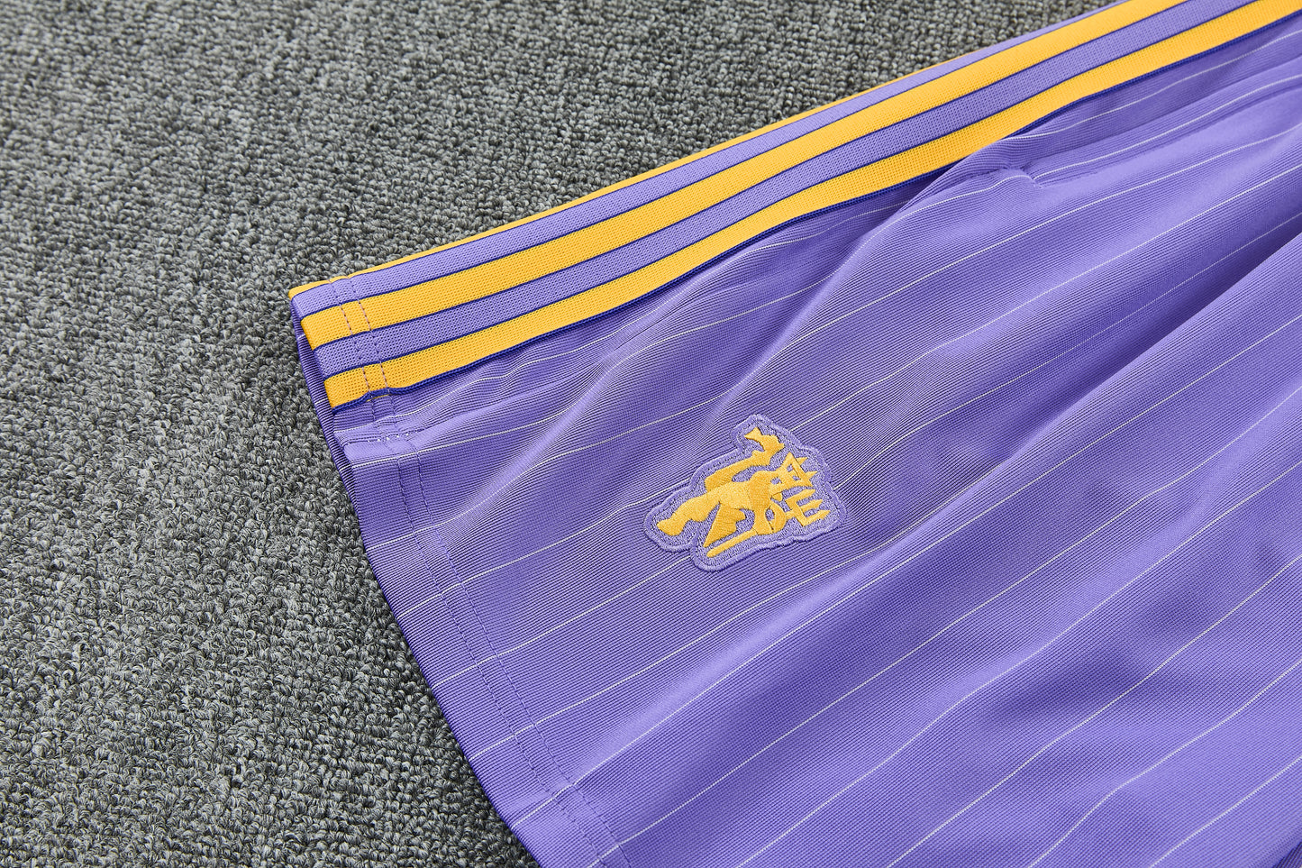 MANCHETER UNITED KIT ALLENAMENTO Viola maglia e pantaloncino