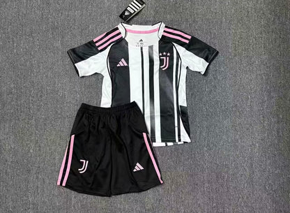 JUVENTUS KIT BIMBO CASA 25 / 26
