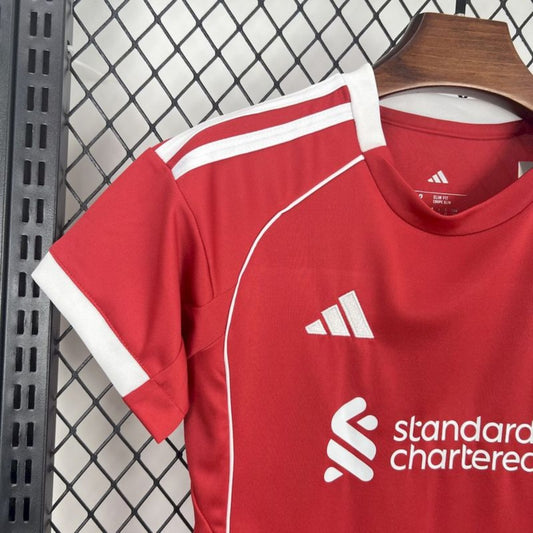 LIVERPOOL KIT BIMBO DIVISA PRIMA MAGLIA HOME CASA 25 / 26