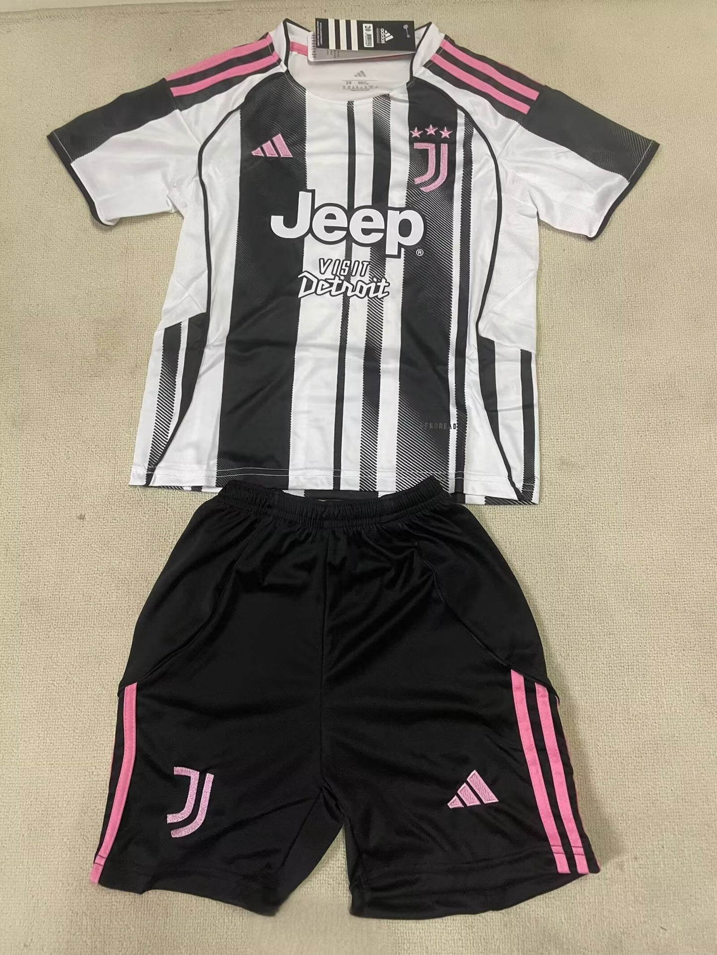 JUVENTUS KIT BIMBO CASA 25 / 26 VISIT DETROIT