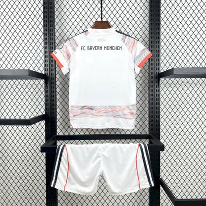 BAYERN MONACO KIT BIMBO DIVISA SECONDA MAGLIA AWAY TRASFERTA 25 / 26