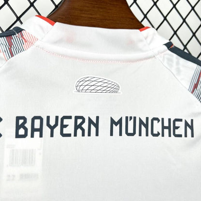 BAYERN MONACO KIT BIMBO DIVISA SECONDA MAGLIA AWAY TRASFERTA 25 / 26