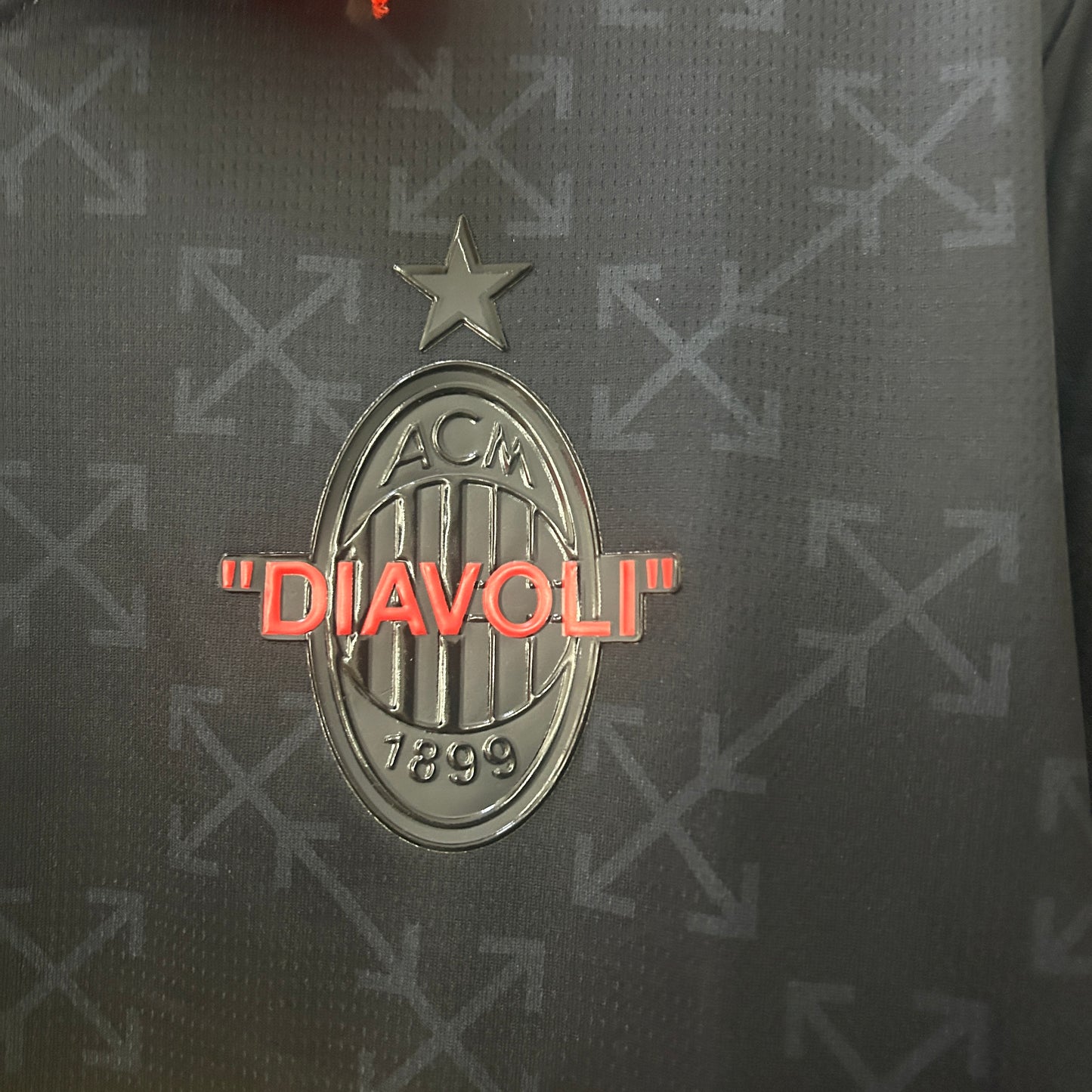 MILAN OFF WHITE MAGLIA NERA 24 / 25