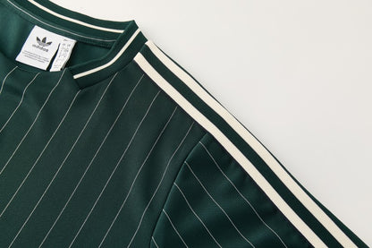 JUVENTUS KIT ALLENAMENTO Completo blu navy e verde a maniche corte (maglia e pantaloncini)