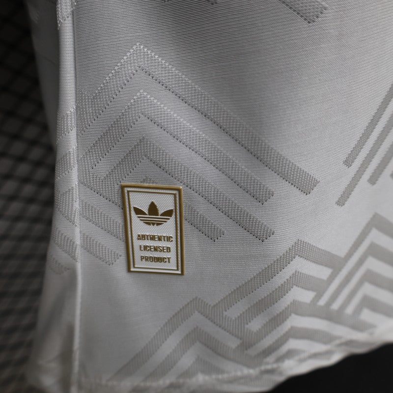 JUVENTUS 26 / 27 Maglia Edizione Speciale Bianca e Verde Scuro