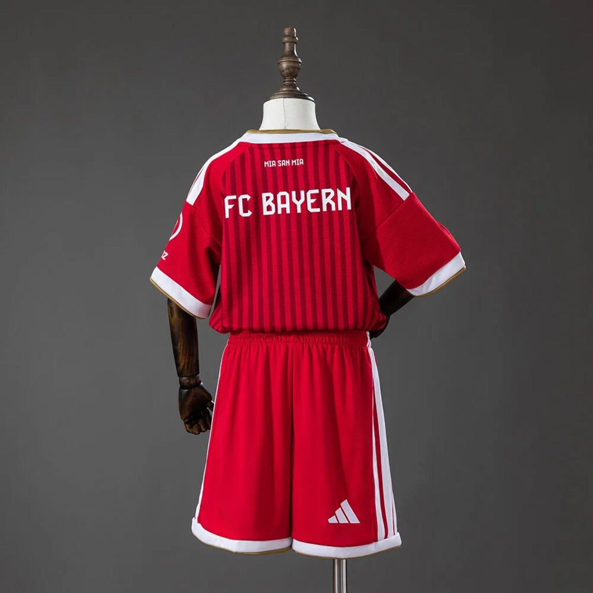 BAYERN MONACO KIT BIMBO DIVISA PRIMA MAGLIA HOME CASA 26 / 27