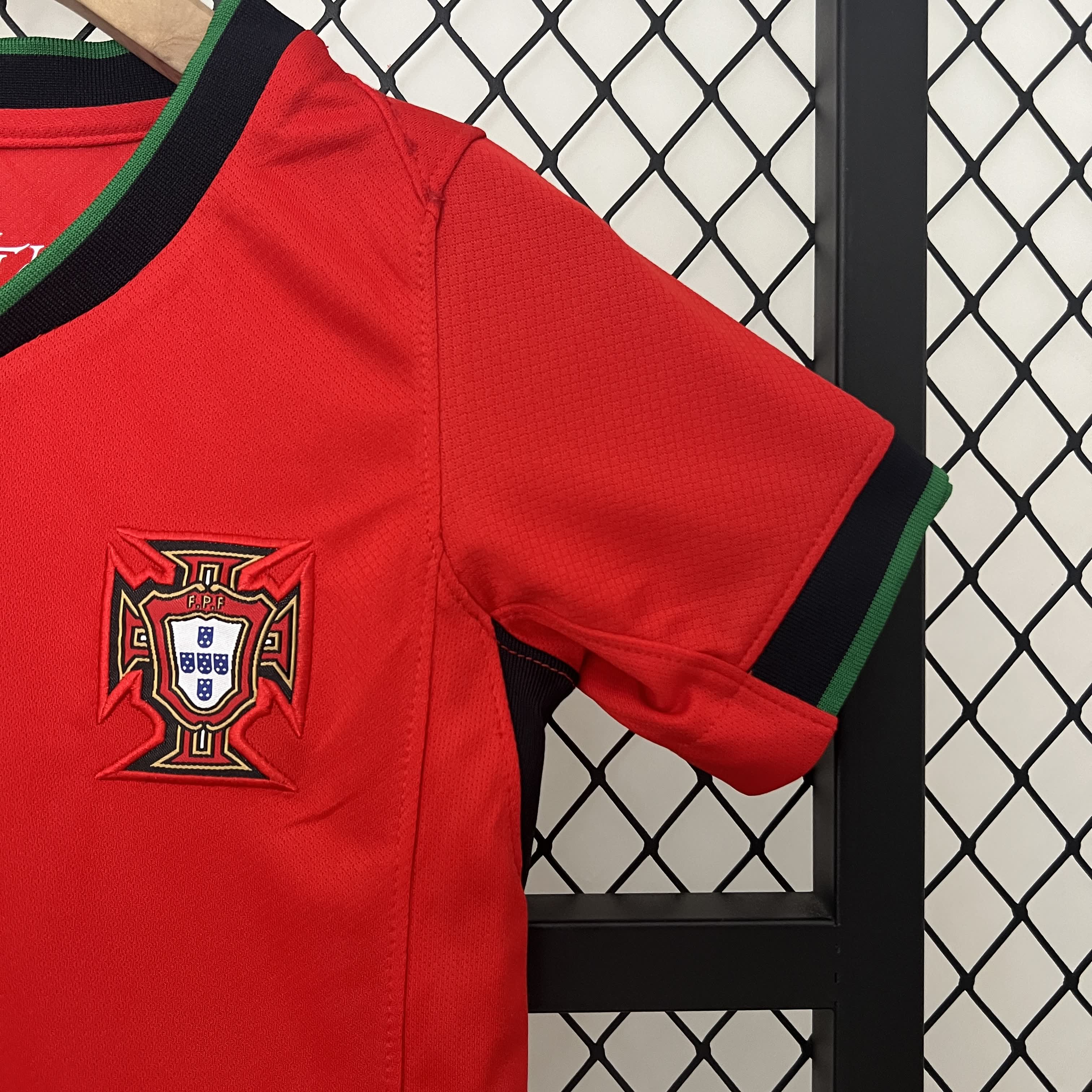 PORTOGALLO PRIMA MAGLIA HOME CASA 25 / 26