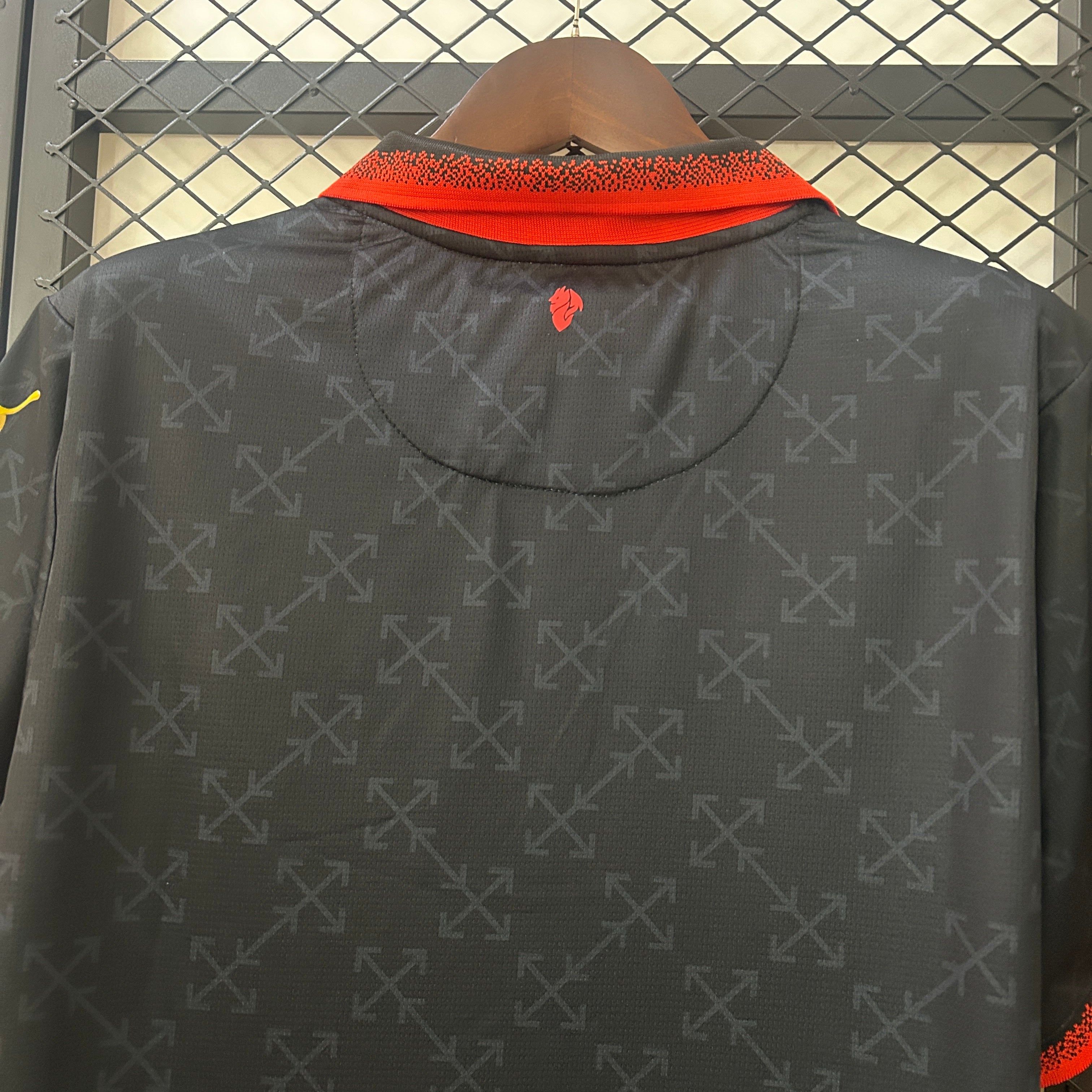 MILAN OFF WHITE MAGLIA NERA 24 / 25