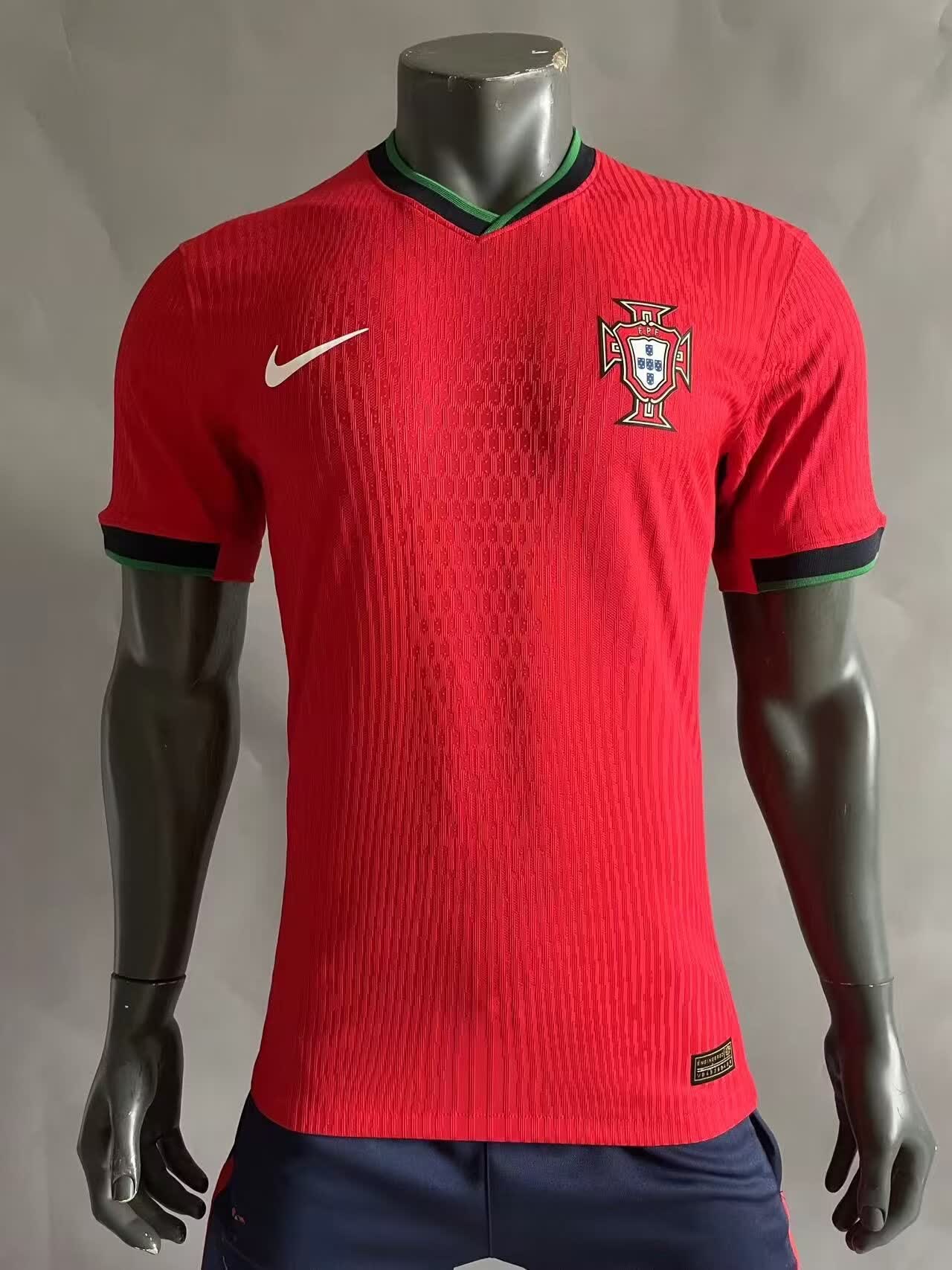 PORTOGALLO PRIMA MAGLIA HOME CASA 25 / 26